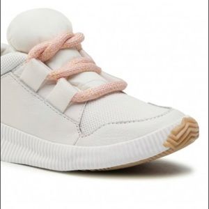 Sorel out and about shoe white & pink waterproof NEW